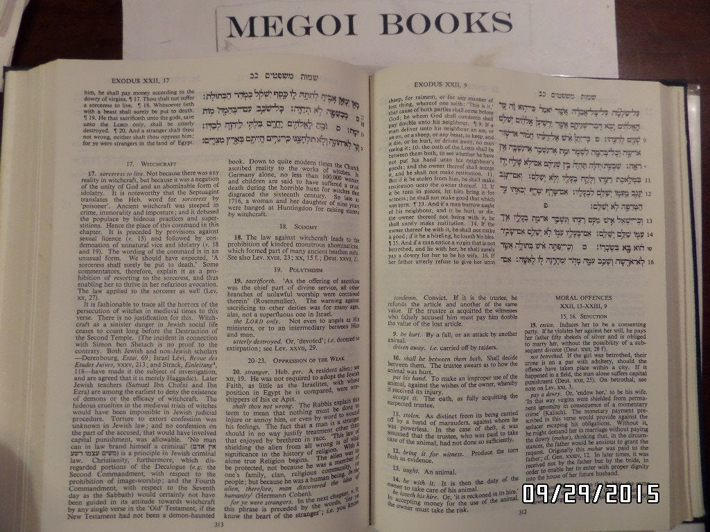 The Pentateuch and Haftorahs: Hebrew Text English Translatio