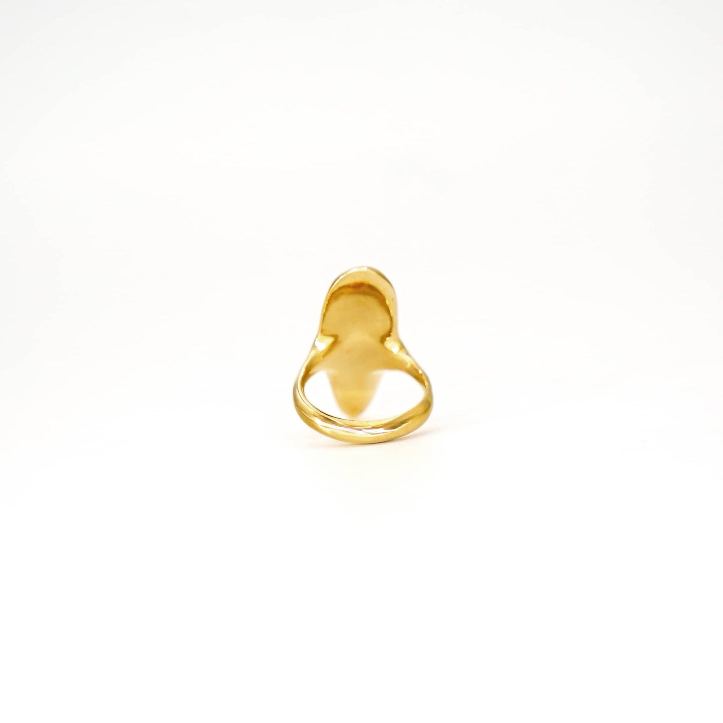 Rounded Shield Statement Ring | Mkia
