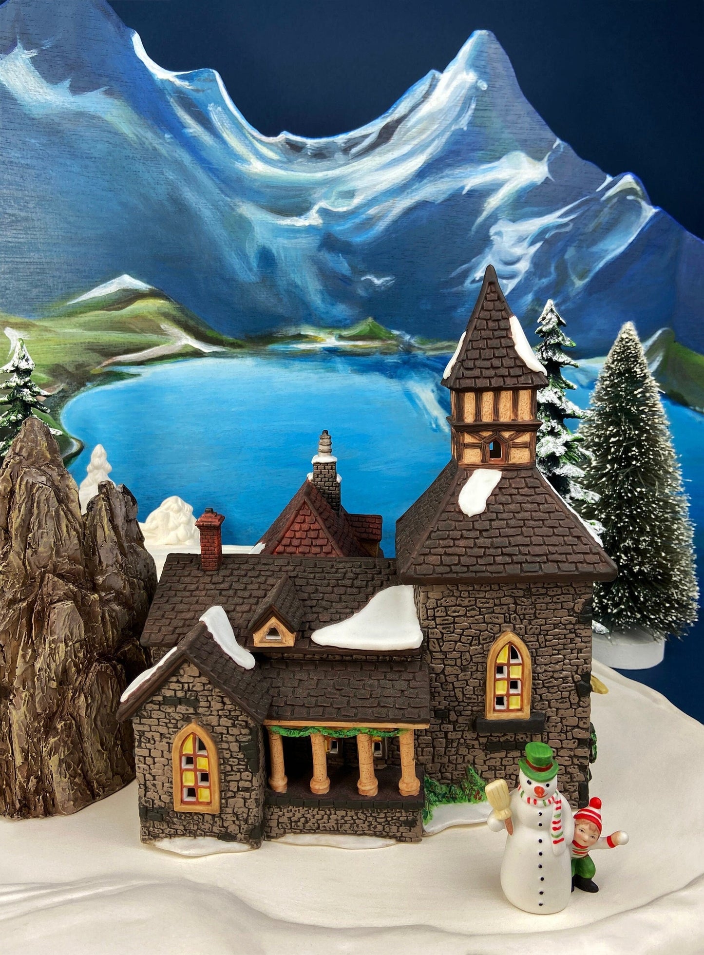 Christmas Village House by Dept 56. Illuminated Counting House. Silas Thimbleton. Barrister. Dickens Village Series. Christmas Diorama.