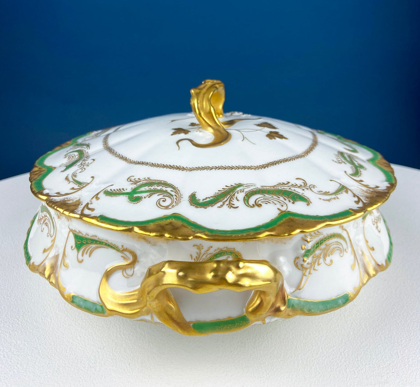 Antique Wedgwood Porcelain Tureen. Oval Soup Serving Dish with Black/White Motifs and Reliefs. Scalloped Edges. Family Dining. Holiday.