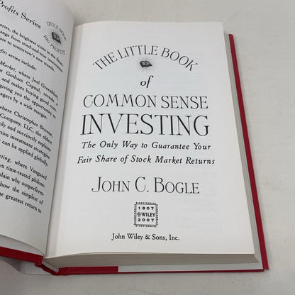 The Little Book of Common Sense Investing: The Only Way to G