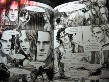 Twilight: The Graphic Novel, Vol. 2 (The Twilight Saga, 2) b