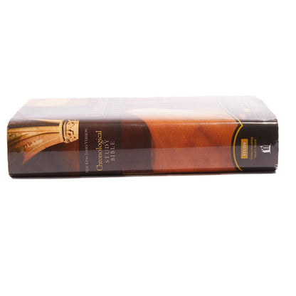 The Chronological Study Bible: New King James Version by Tho