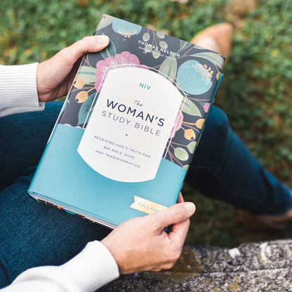 NIV, The Woman's Study Bible, Hardcover, Full-Color: Receivi