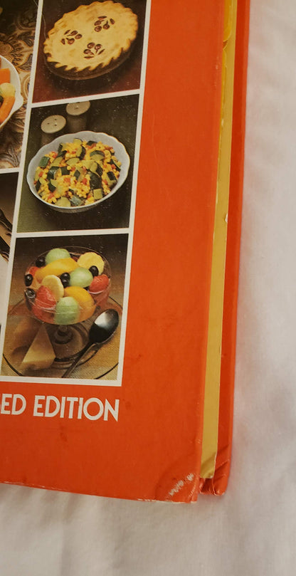 Betty Crocker's Cookbook: New and Revised Edition by Betty C