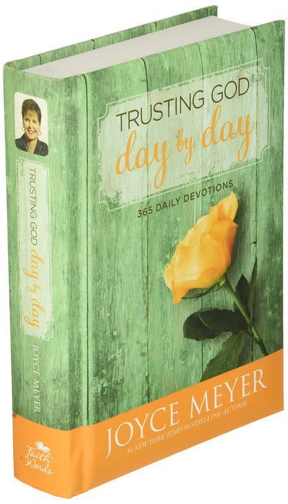 Trusting God Day by Day: 365 Daily Devotions by Meyer, Joyce