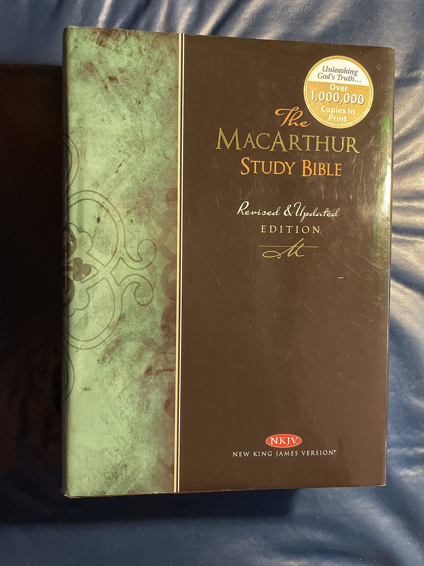 The Macarthur Study Bible: New King James Version by John Ma