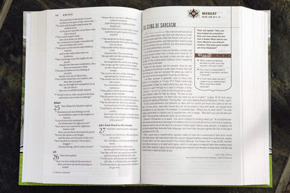 NIV, Couples' Devotional Bible, Hardcover by Zondervan