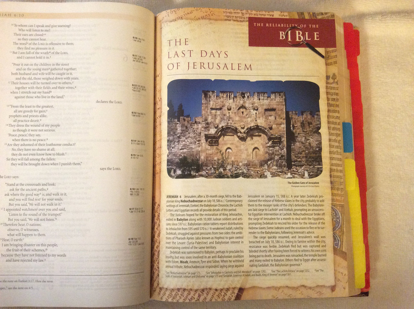 NIV, Archaeological Study Bible, Hardcover: An Illustrated W