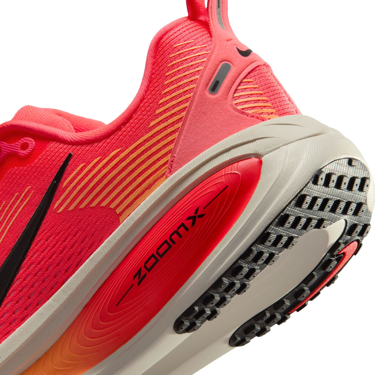 Nike Womens Vomero 18 - Hot Lava