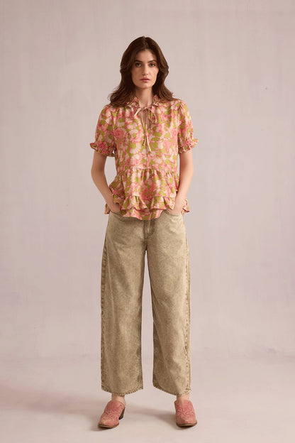 Savannah Floral Love Top In Peach