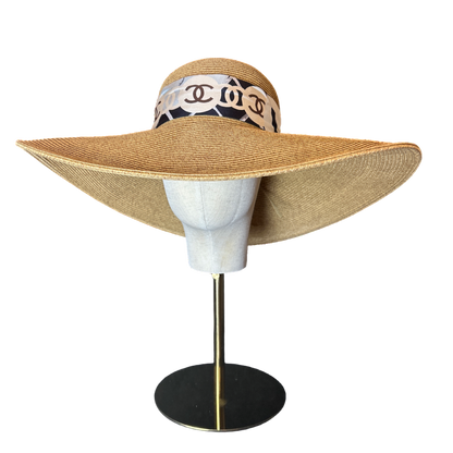 CC Logo Camellia Noir Perfect Straw Sun Hat