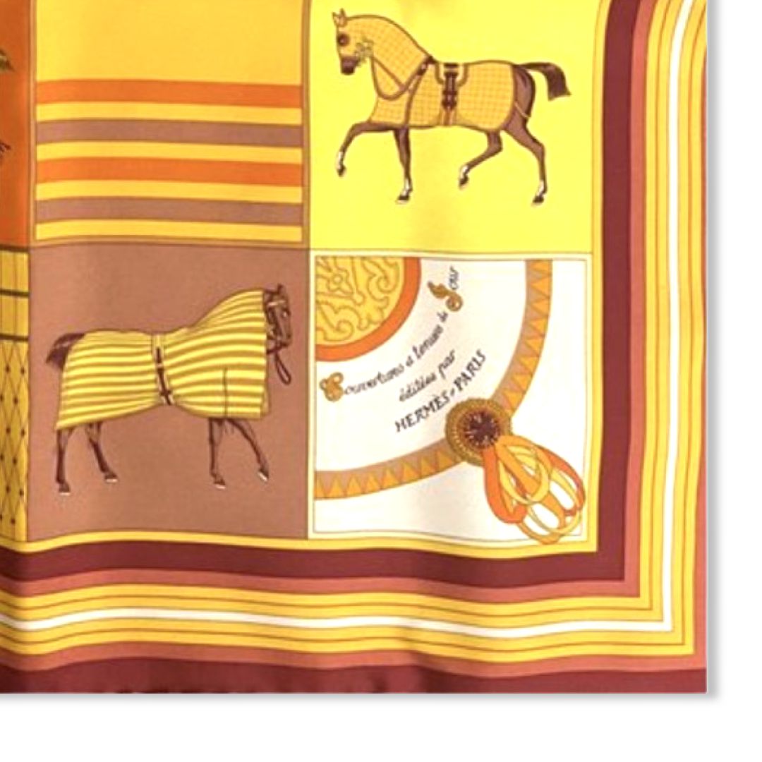 Couvertures Nouvelles Vintage Silk Scarf Pillow 17"