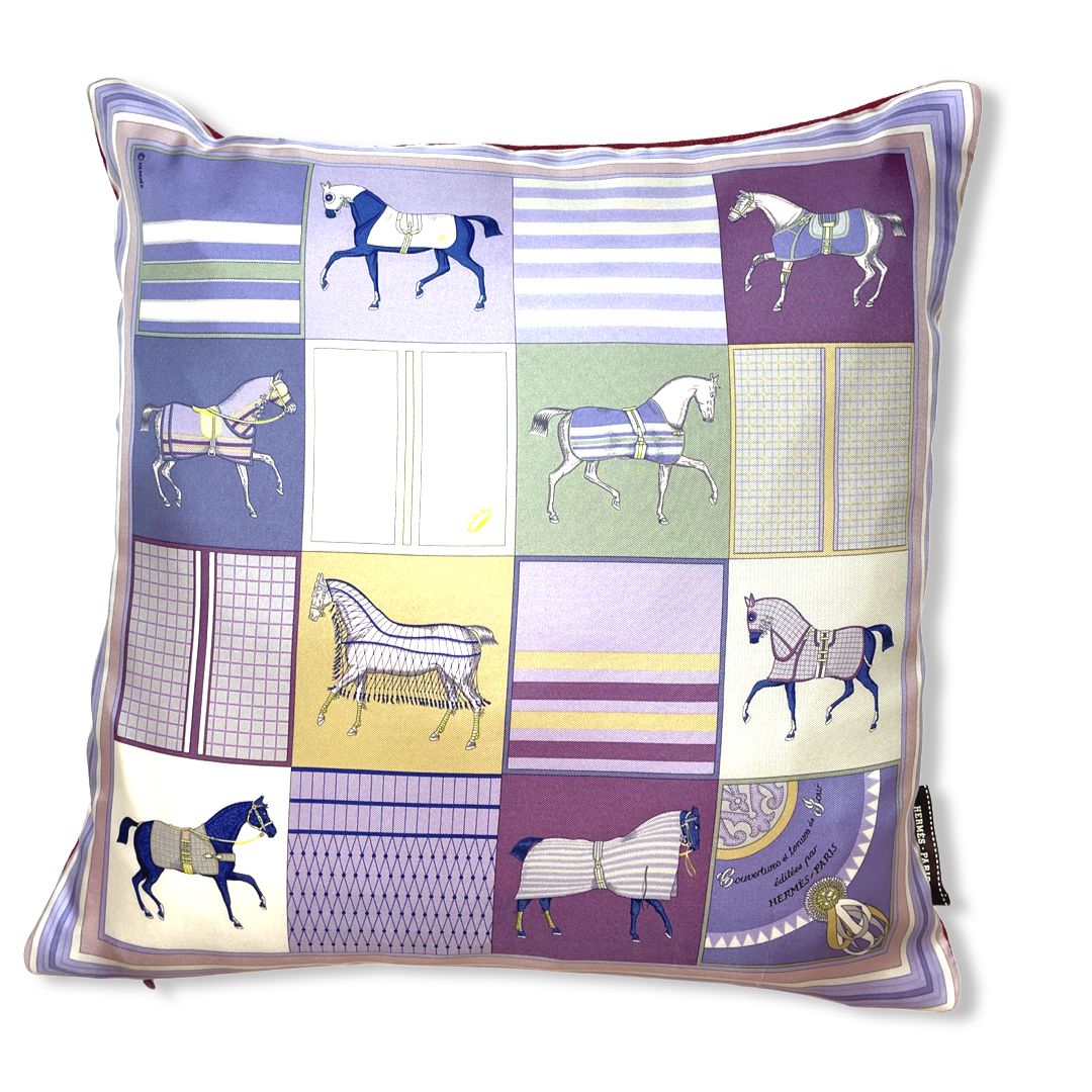 Couvertures Nouvelles Vintage Silk Scarf Pillow 17"