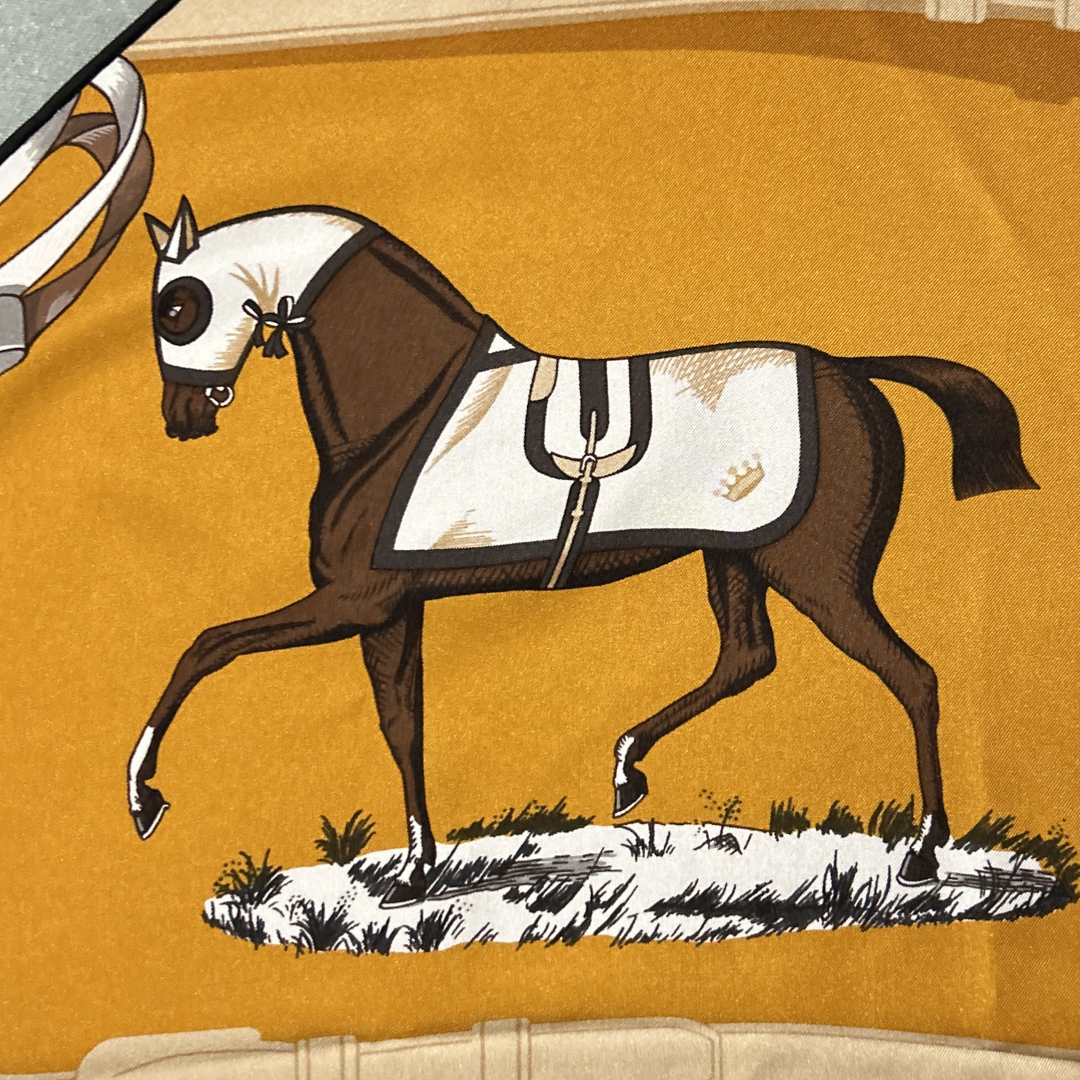 Couvertures et Tenues du Jour Vintage Silk Scarf & Cashmere Throw Blanket