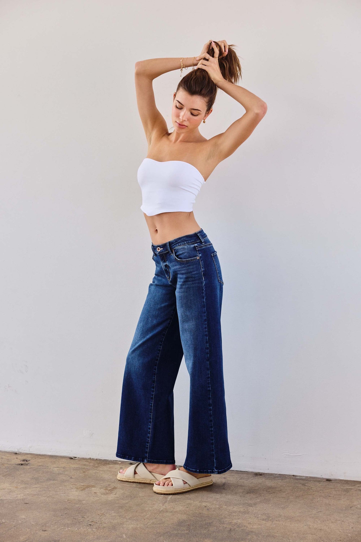 Low Waist Relaxed Wide Leg Jeans