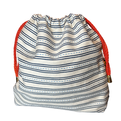 Couvertures et Tenues du Jour Blue Vintage Silk Scarf Drawstring Crossbody Bag