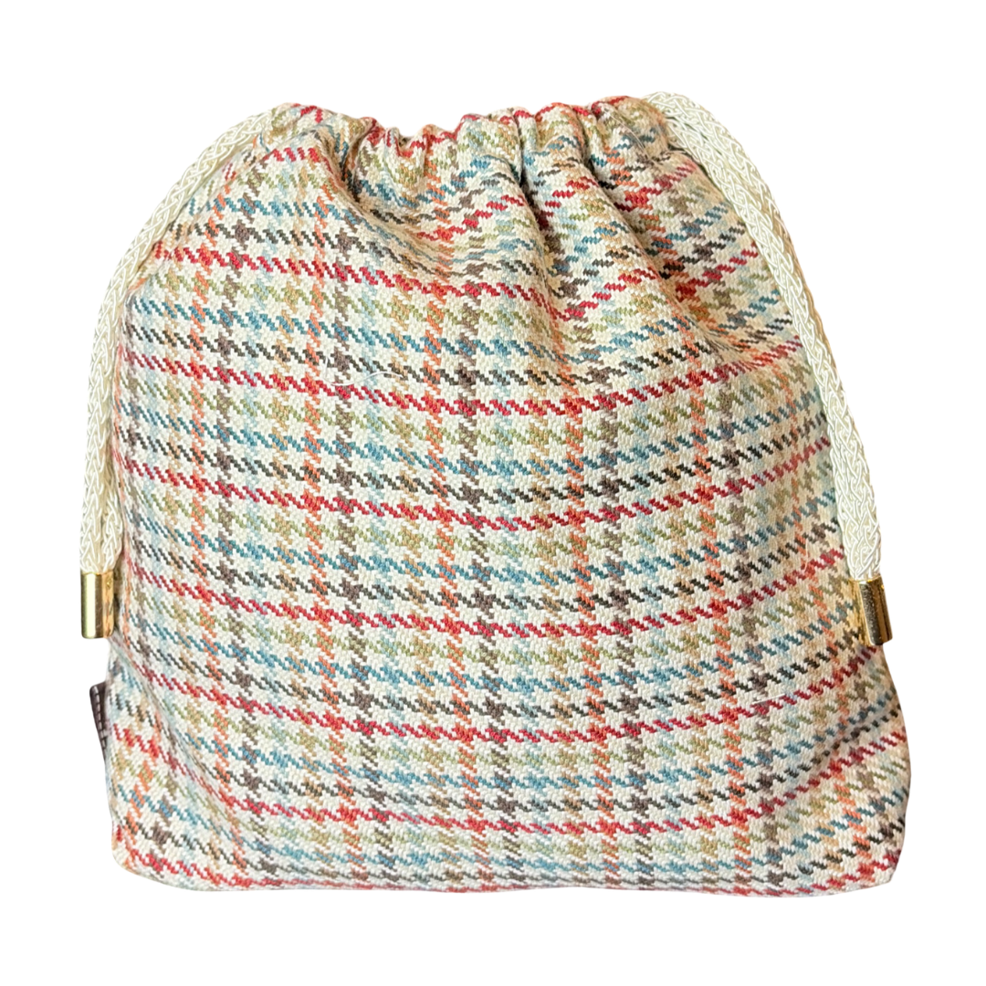 Couvertures et Tenues du Jour Ivory Vintage Silk Scarf Drawstring Crossbody Bag
