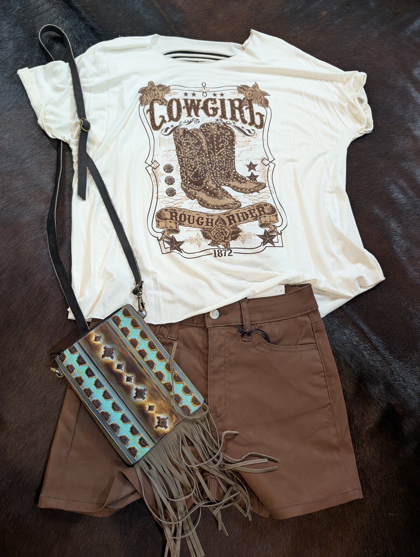 Ivory Boat Neck Short Sleeve Knit Top with Boot Design