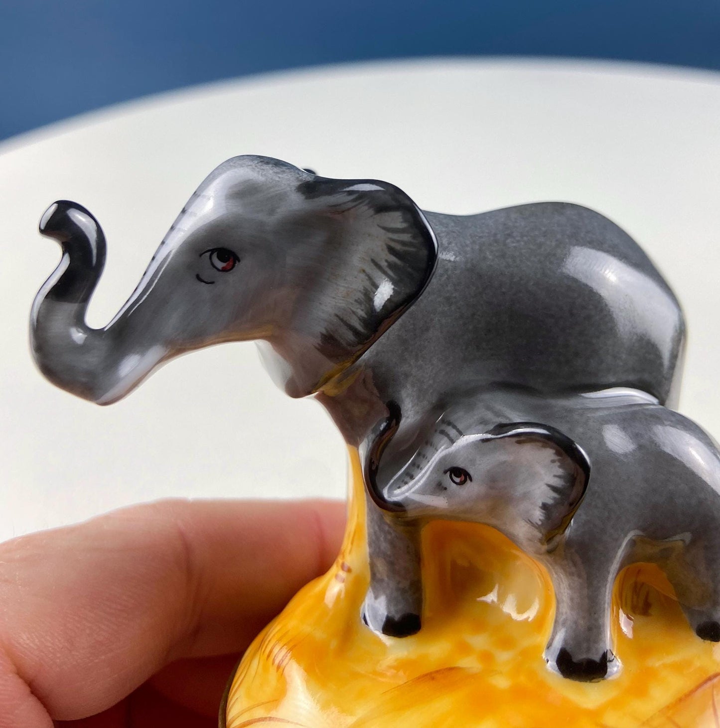Mom and Baby Elephants Vintage Retired Limoges Miniature Box. Collectible Porcelain & Brass Trinket Ring Pill Box. African Safari Design.