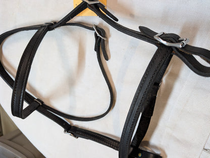 Black Leather Horse Headstall with Built-In Cavesson Noseband