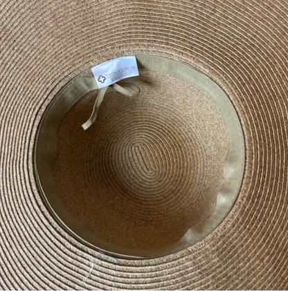 CC Logo Camellia Noir Perfect Straw Sun Hat