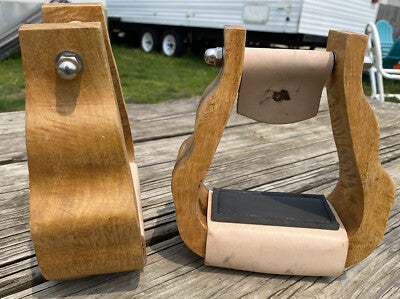 Showman Solid wood stirrups with curvy sides