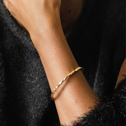 Circular Twist Brass Cuff Bracelet | Uzi