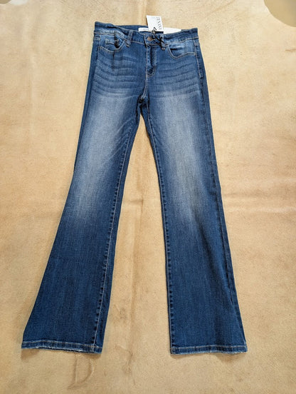 Zenana Day Work Mid-Rise Bootcut Jeans – Medium Wash