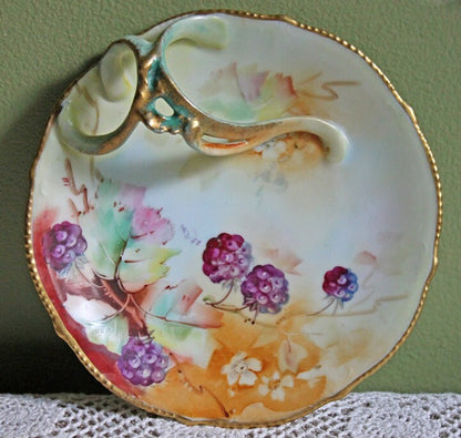 Antique Dessert Plate with Hand-Painted Strawberries. Hutschenreuther Porcelain, 1914. Modern Farmhouse, French Country. Collectible.