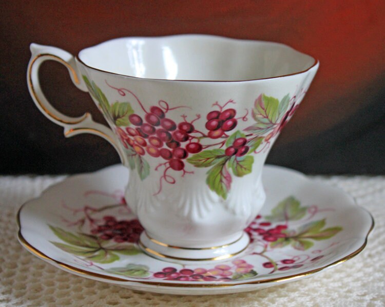 Royal Albert Mug. Old Country Roses Motif. Made in England. Replacements. Gift for Mom. Gift for Her.