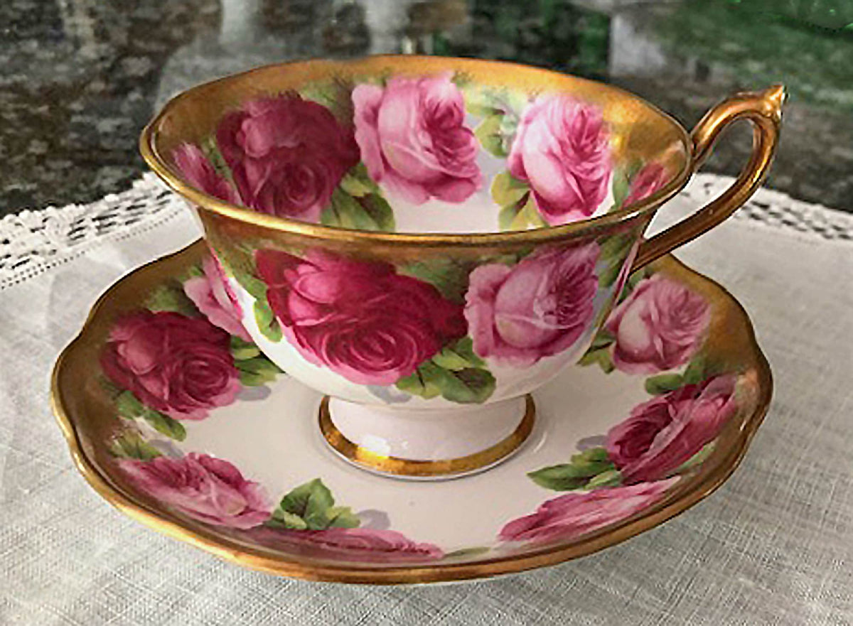 Royal Albert Dessert Plate in Old Country Roses Motif