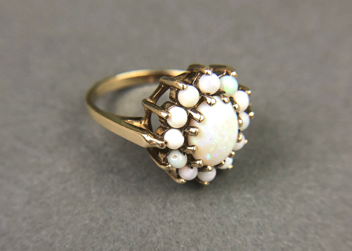 Vintage 10k Gold Cluster Ring with 13 Opal Stones.