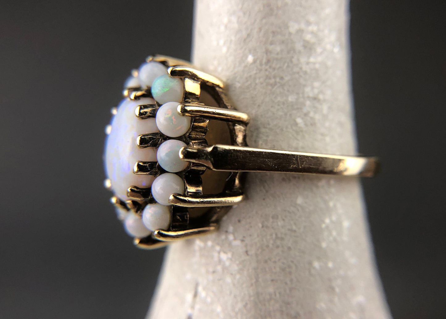 Vintage 10k Gold Cluster Ring with 13 Opal Stones.