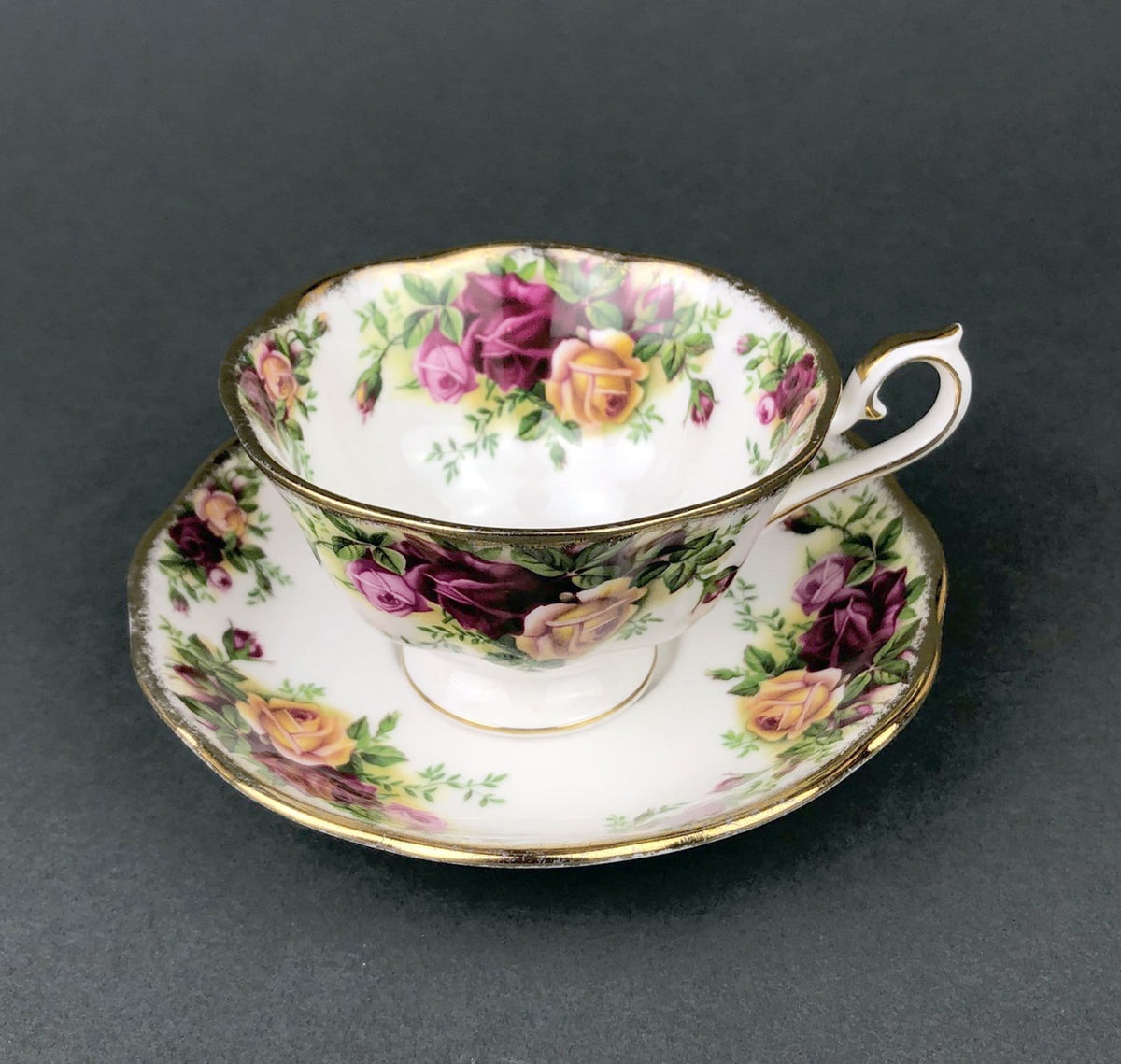 Royal Albert Dessert Plate in Old Country Roses Motif
