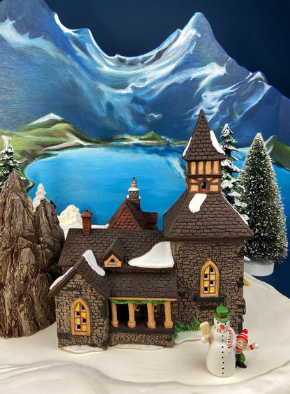 Christmas Village House by Dept 56.  Illuminated Public House. Sweets. Dickens Village Series. Made in Taiwan. Christmas Village/Diorama.