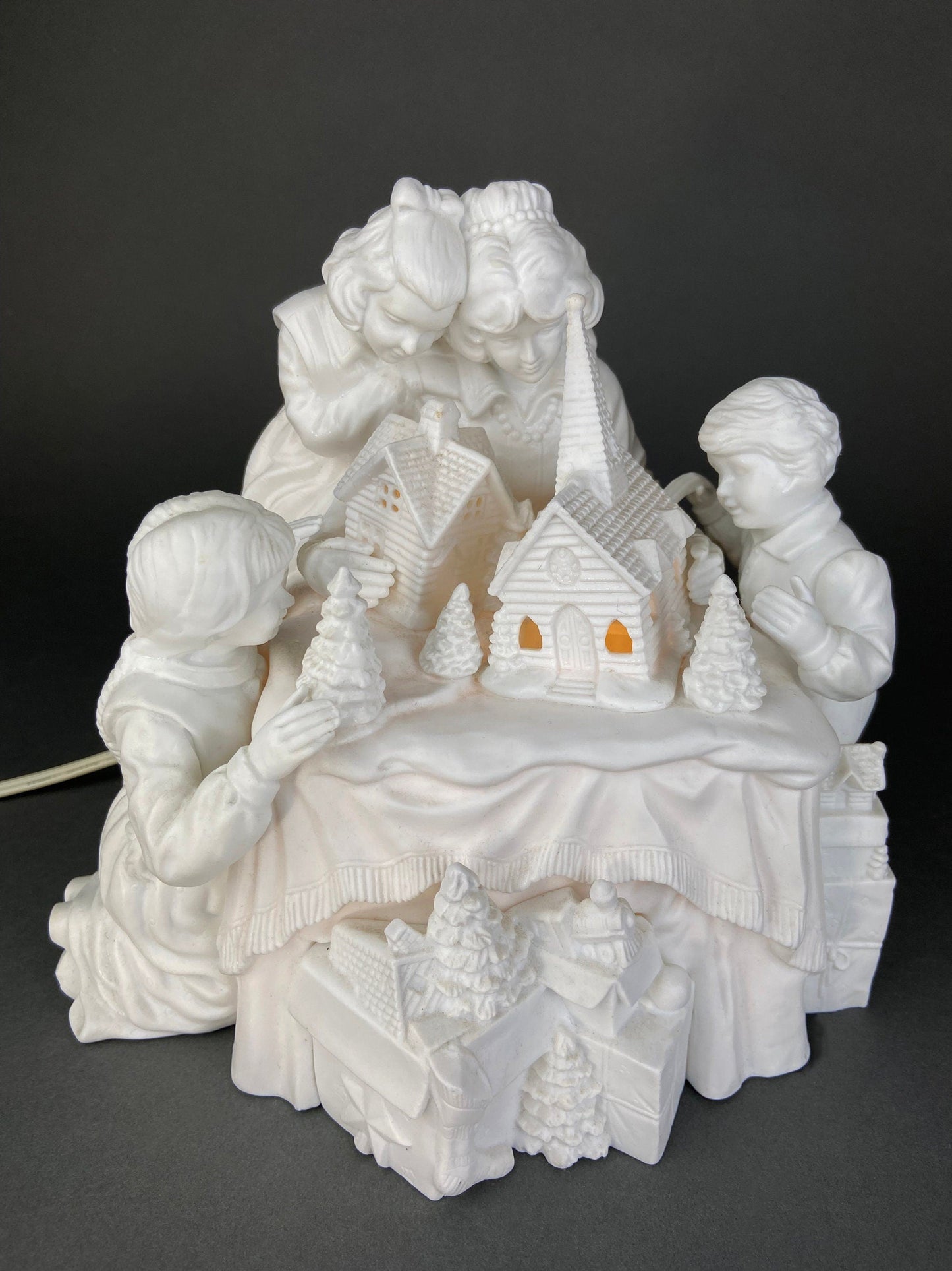 Dept. 56 Christmas Figurine: Illuminated Porcelain Family Tradition Night Light