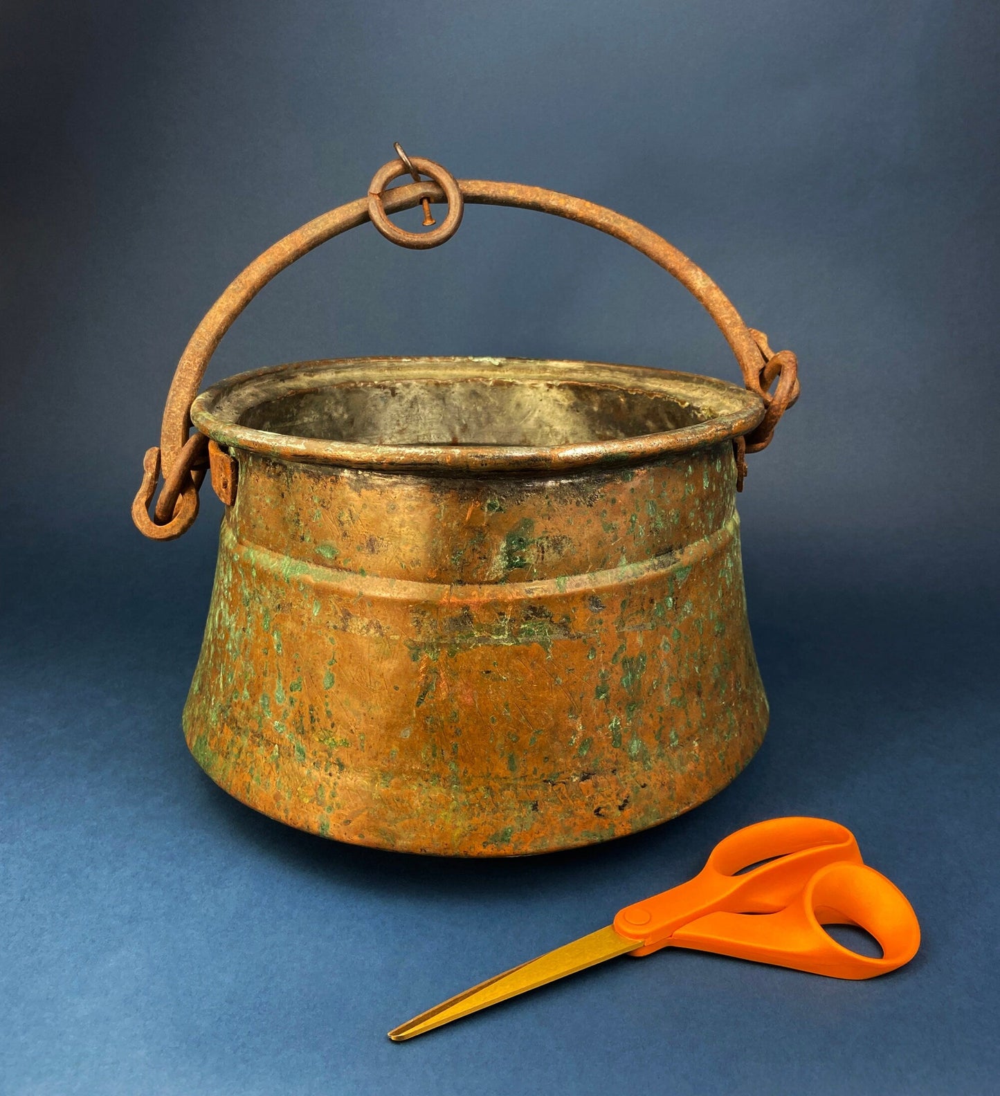 Antique Copper Cauldron. Large Hand Pounded Bucket with Wrought Iron Handle. Hand Hammered Fire Wood Scuttle. Rustic Home Decor.