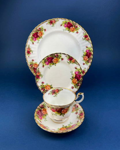 Royal Albert Dessert Plate in Old Country Roses Motif