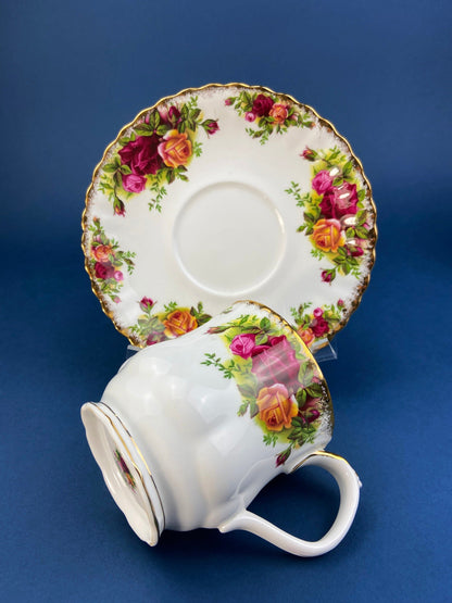 Royal Albert Serving Bowl: Old Country Roses Oval Dish