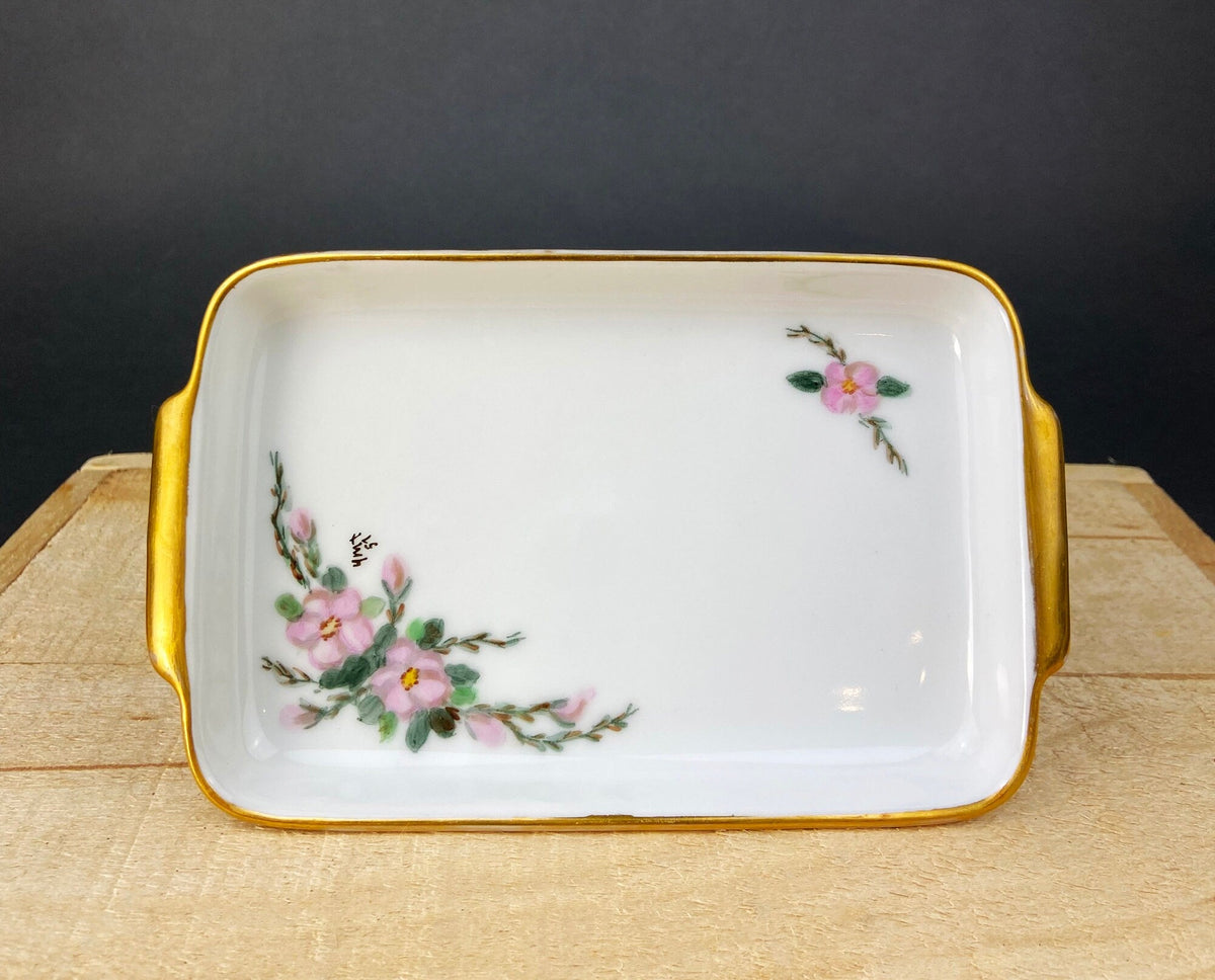 Eschenbach Baronet China Serving Set. Sauce Boat, Three Oval Platters, Egg Cup and Four Shakers with Tray. Germany. Holiday Celebration.