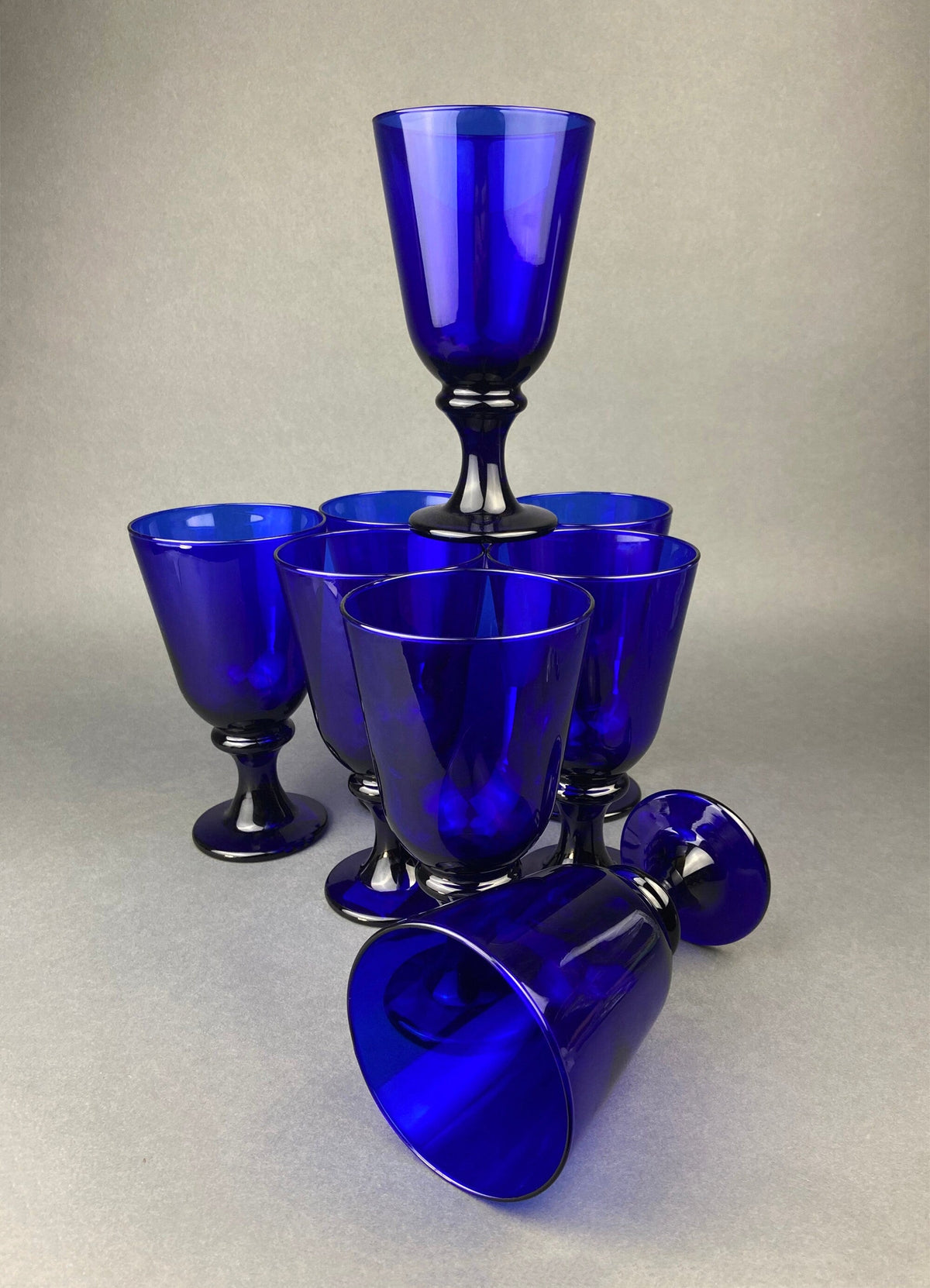 Cobalt Blue Glass Water Goblets. Set of Eight Contemporary Style Stemware. Dark Blue Modern Glassware. Fine Dining.