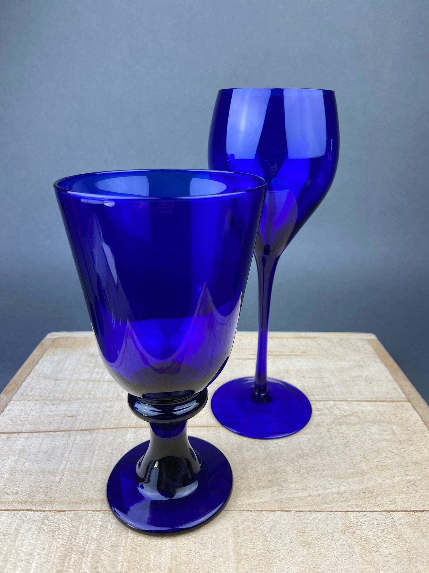 Cobalt Blue Glass Water Goblets. Set of Eight Contemporary Style Stemware. Dark Blue Modern Glassware. Fine Dining.