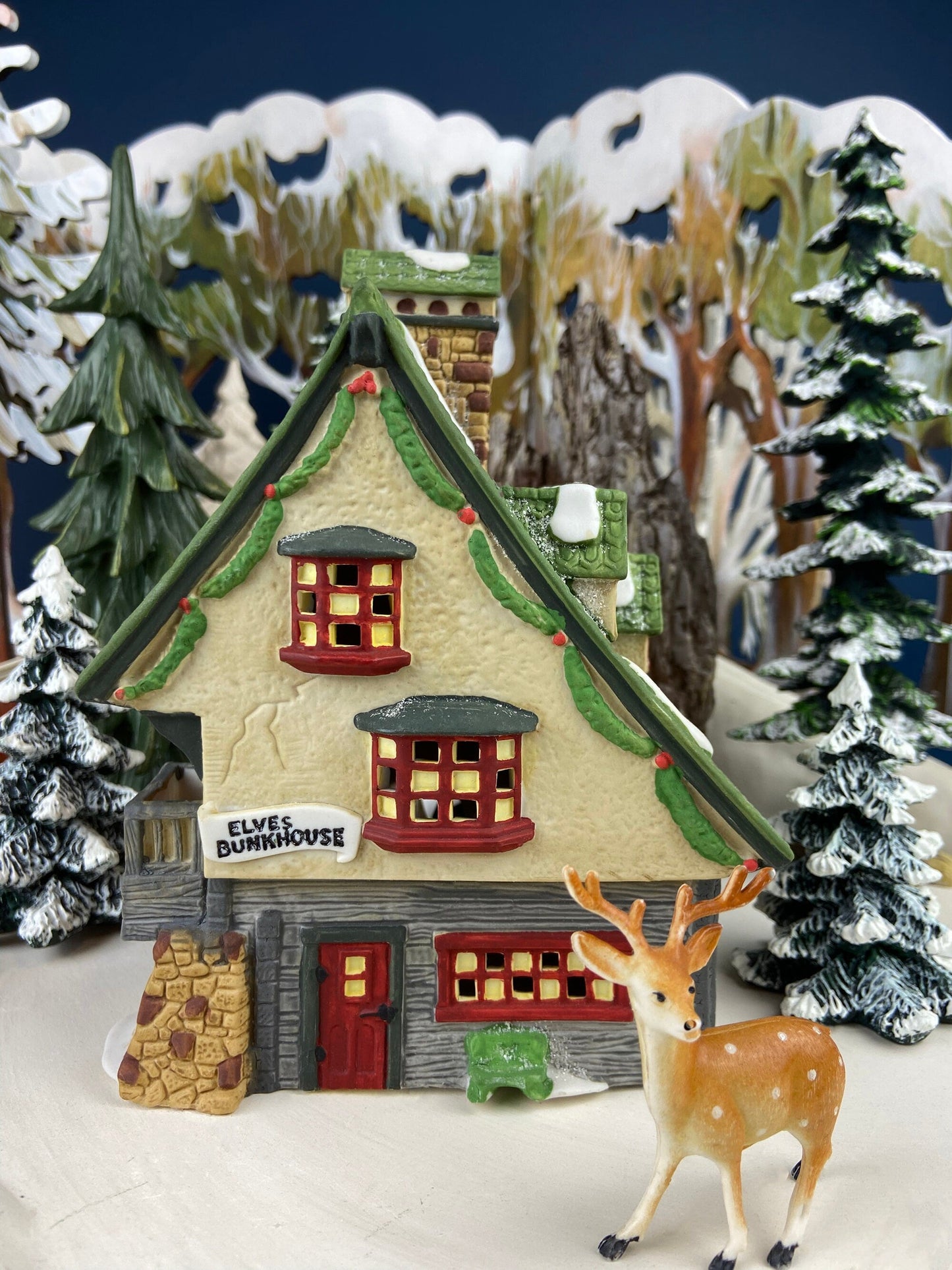 Dept. 56. Elves Bunkhouse.  Illuminated Christmas Village Porcelain House. North Pole Series. Holiday Decor.