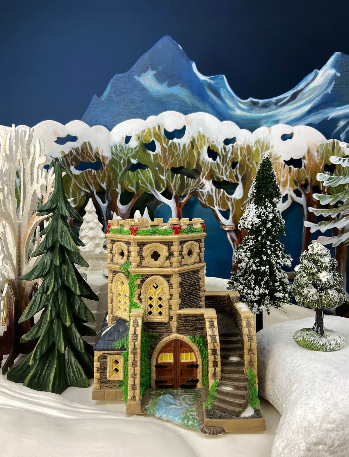 Dept 56 Christmas Village. Illuminated Gunnersbury Park Folly. Dickens Village Series. Limited Edition 30105.