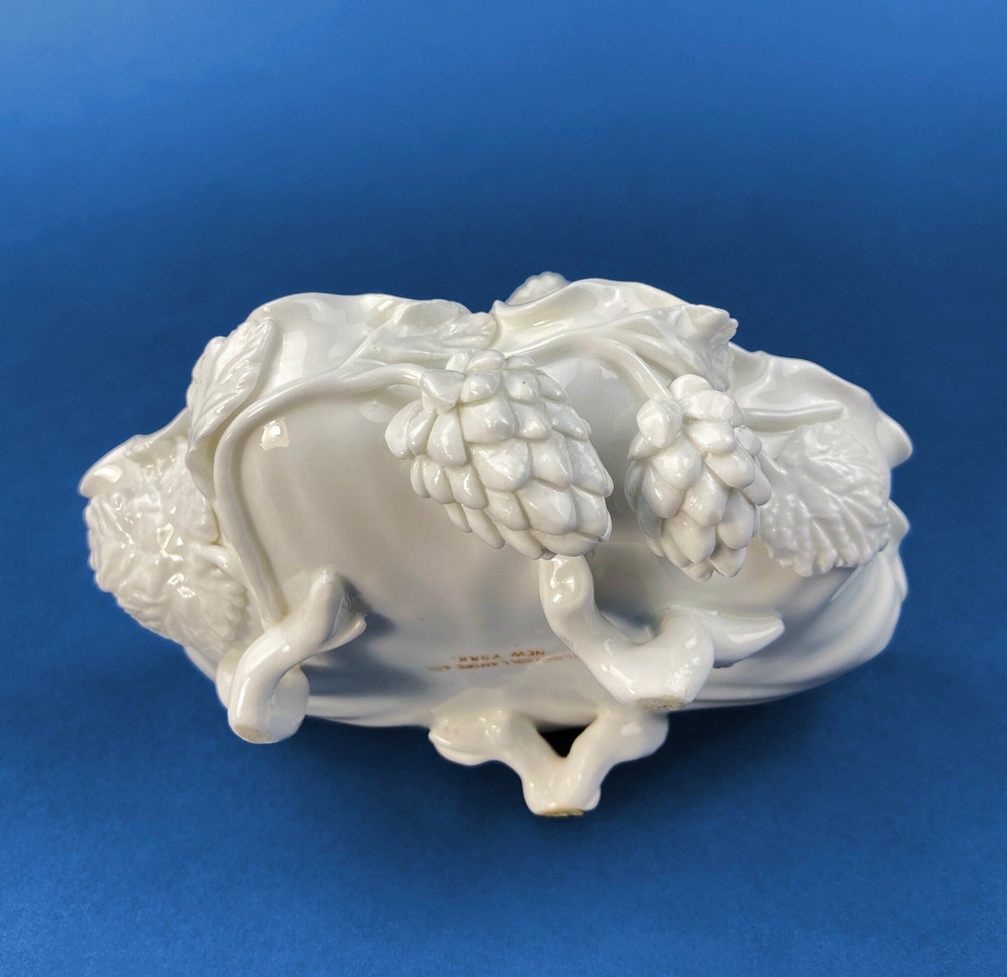 White Porcelain Cupid Soap Potpourri Serving Dish. Cupid Playing Flute. Gilman Coll. "Amore", NY. Original. Gift of Love. White Table Decor.