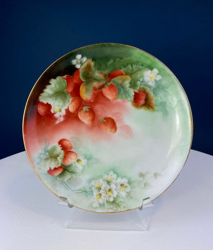 Antique Dessert Plate with Hand-Painted Strawberries. Hutschenreuther Porcelain, 1914. Modern Farmhouse, French Country. Collectible.