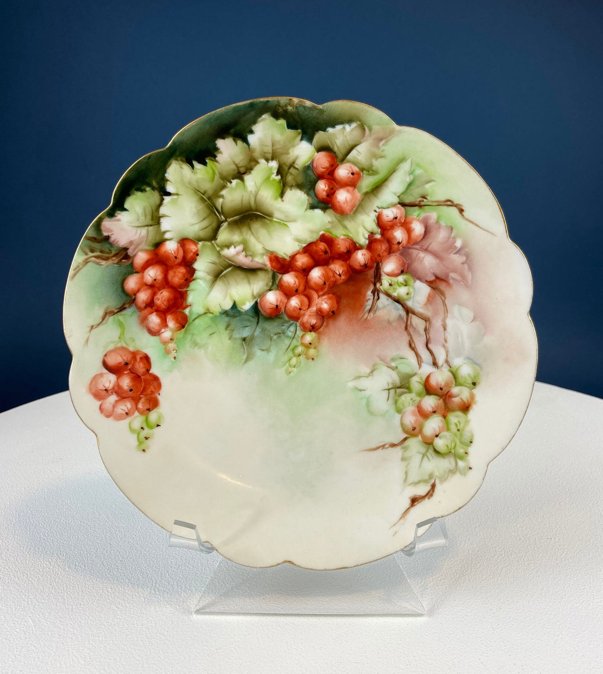 Antique Dessert Plate with Hand-Painted Strawberries. Hutschenreuther Porcelain, 1914. Modern Farmhouse, French Country. Collectible.