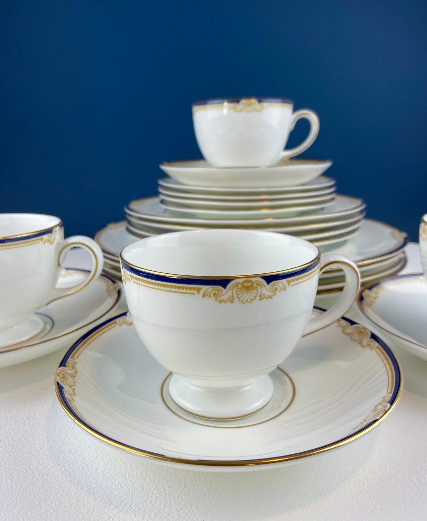 Wedgewood Cavendish Classic Dinnerware Set. 4 Settings: Dinner, Salad, Dessert or Bread Plates, Cups, and Saucers. 20-piece China.