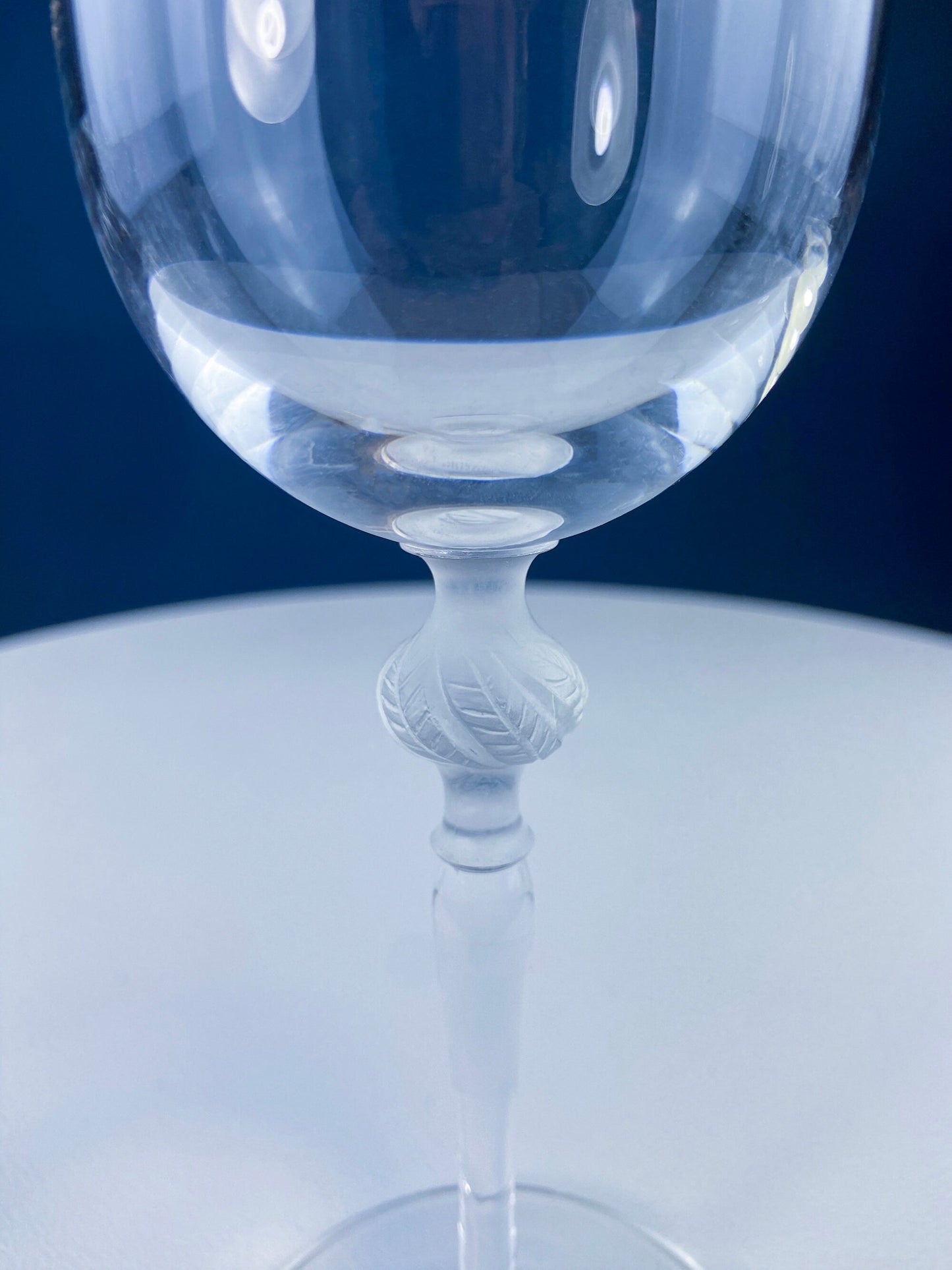 Clear Crystal Wine or Water Goblets with Frosted Leaf Ball on the Stems. Stunning Sasaki Isabelle 9" Glassware. Long Ping. Set Of 10.